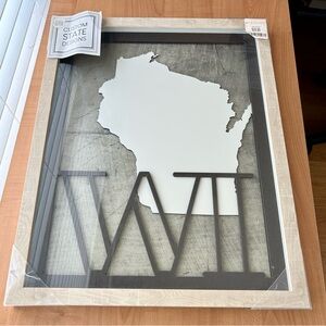 New Stupell home decor wall hanging picture of Wisconsin state design